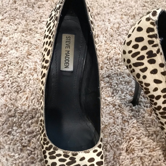 Steve Madden Leopard Pumps - Picture 2 of 2